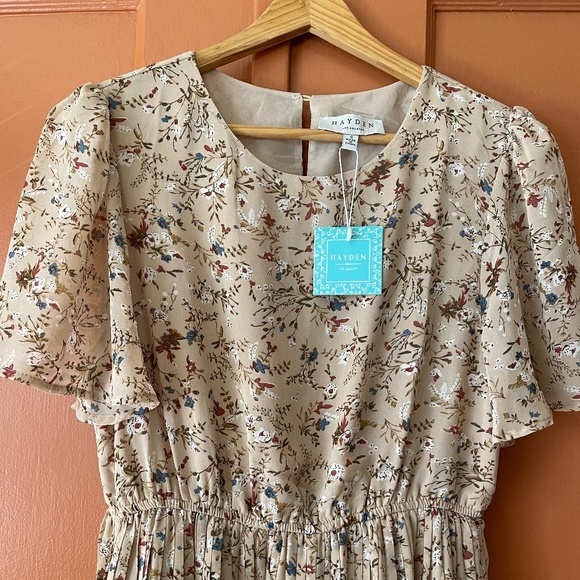 NWT Floral Pleated Skirt Short Sleeve Dress - Picture 3 of 7